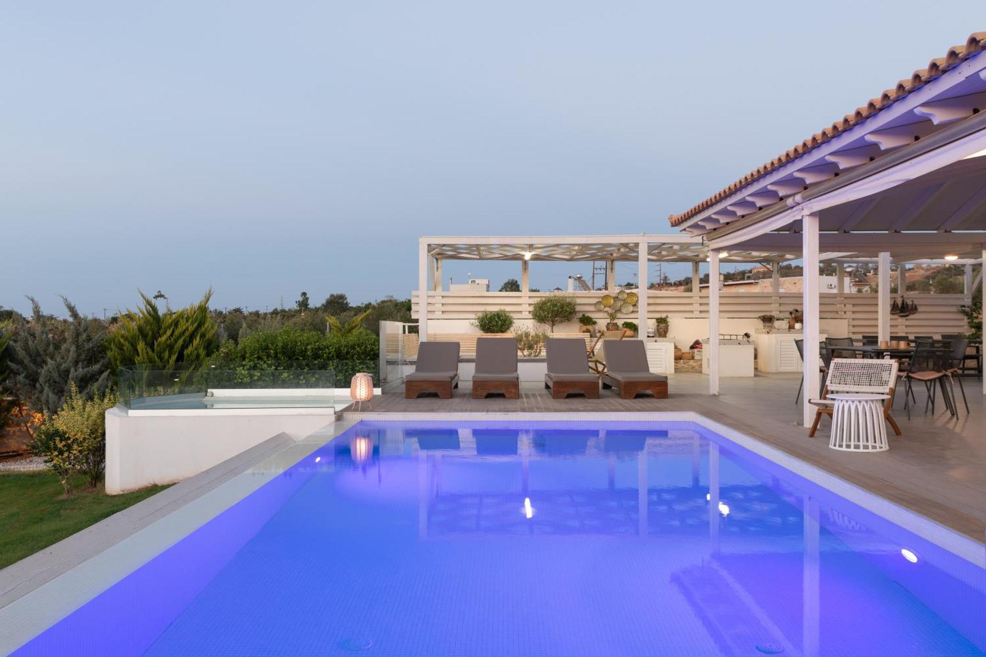 Alba Bianca Villa, Family Retreat With Heated Pool By Thinkvilla *